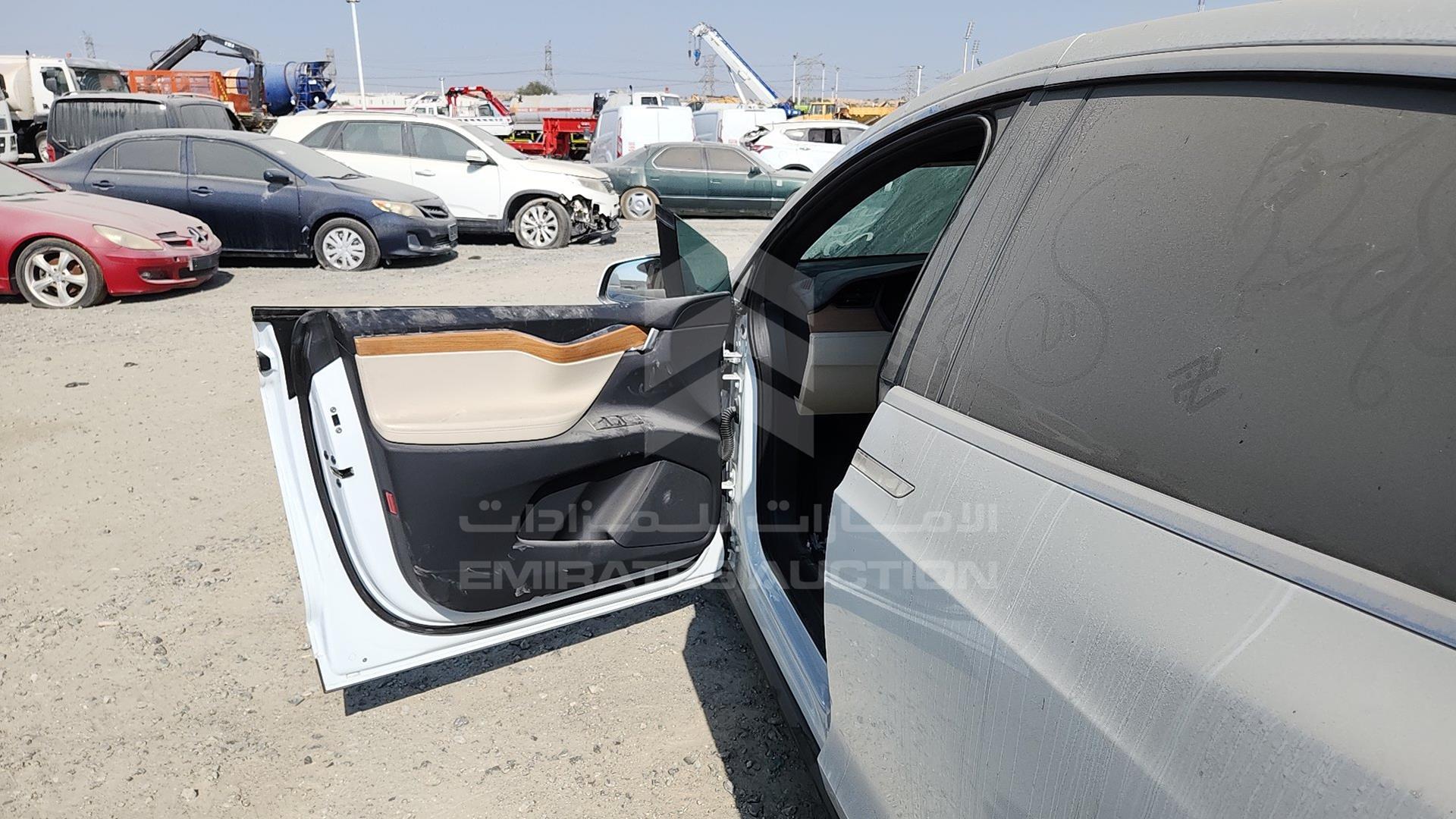 2020 TESLA MODEL X VIN: 5YJXCCE27LF216354
