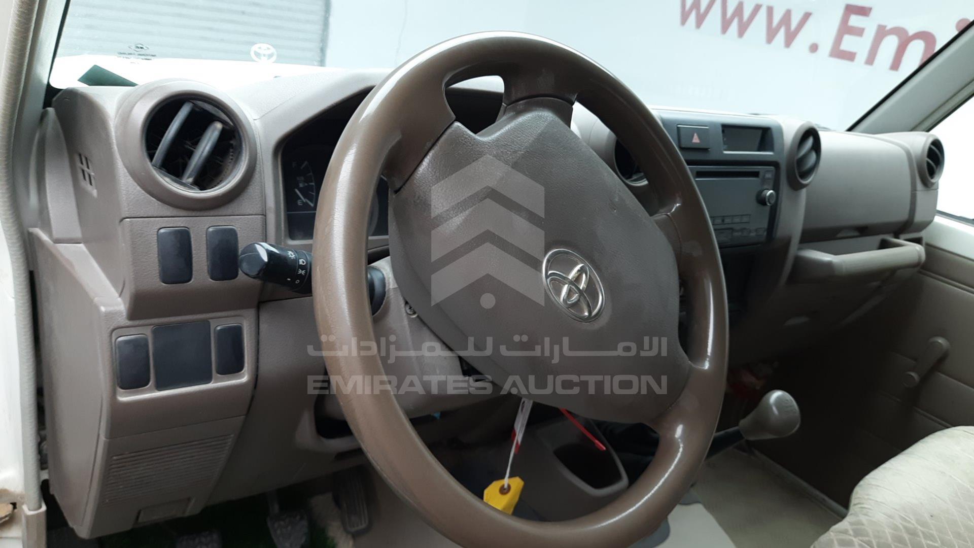 2010 TOYOTA LAND CRUISER VIN: JTFLU71J6A4302704