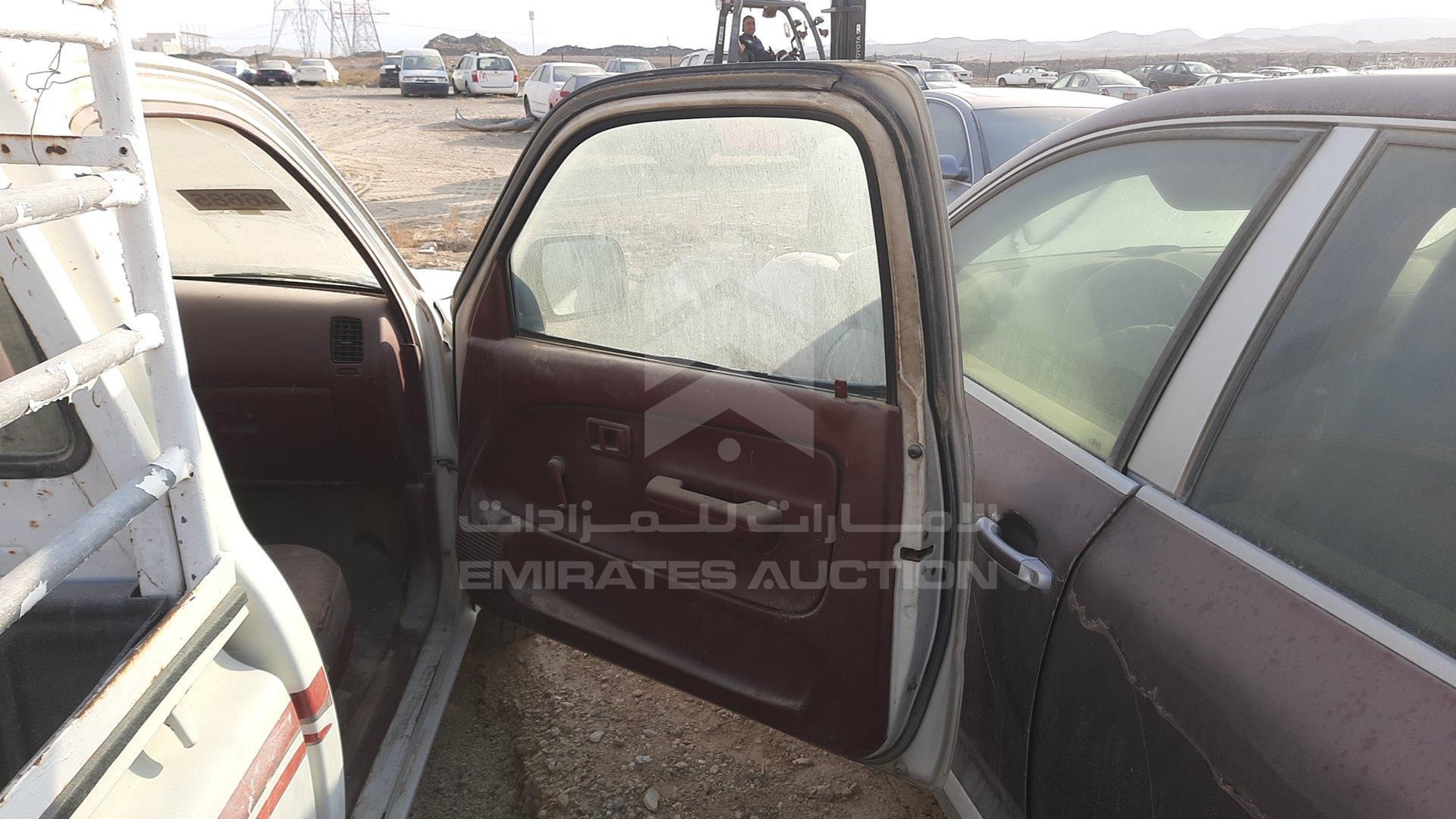 2000 TOYOTA HILUX VIN: JT4AG4265Y0016439