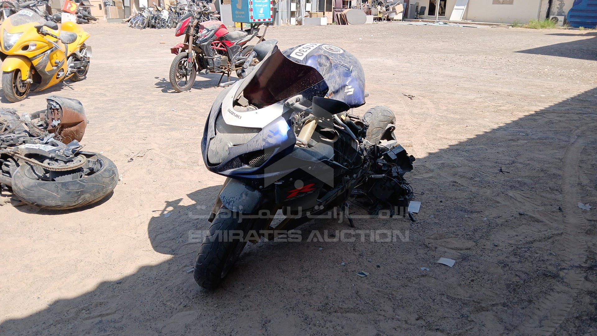 0 SUZUKI GSXR 750 VIN: JS1GR7JA352100040