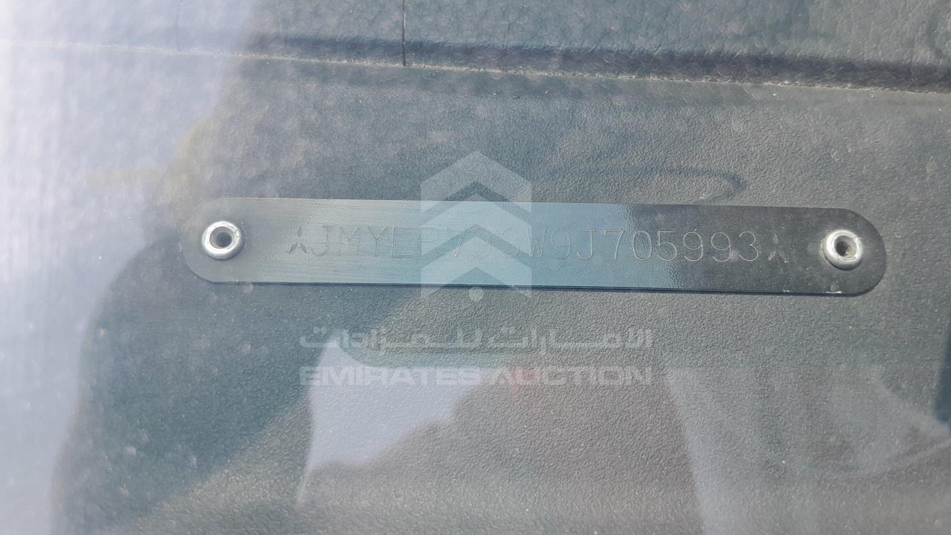2009 MITSUBISHI PAJERO VIN: JMYLRV93W9J705993