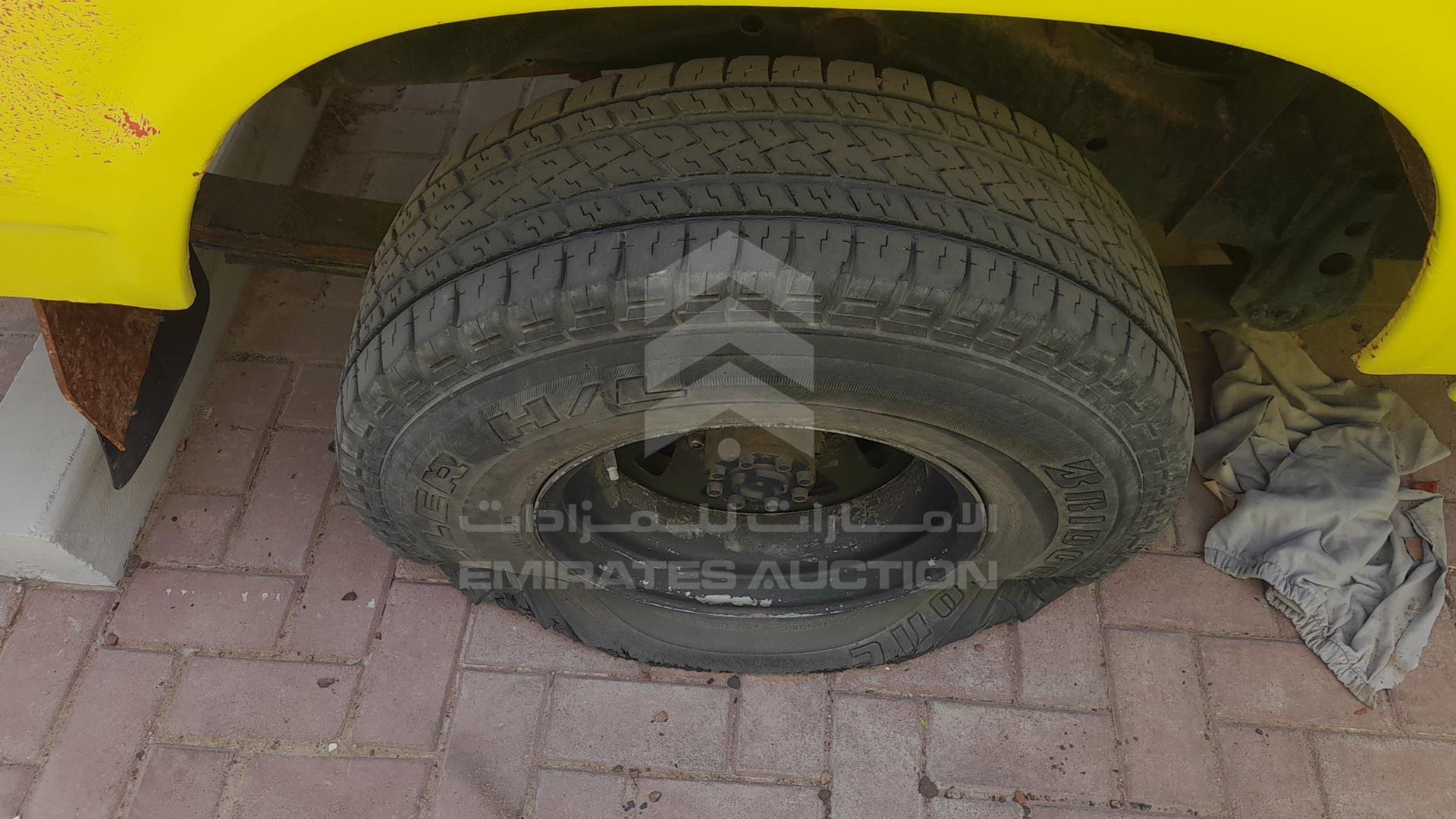 0 NISSAN --- VIN: JN1URGY60Z0027313