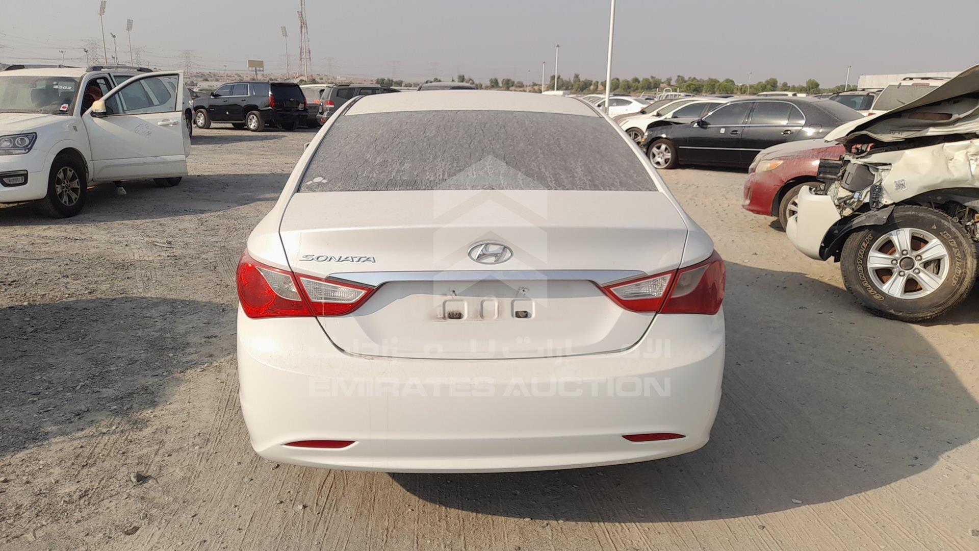2014 HYUNDAI SONATA VIN: KMHEB41C7EA624942