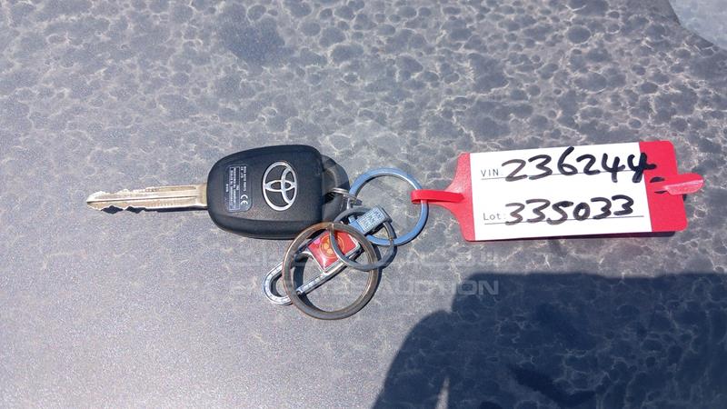 RKLBL9HE7F5236244 Auction: EmiratesAuction Lot: 408508 RKLBL9HE7F5236244 Toyota Corolla 2015 GREY Photo 6