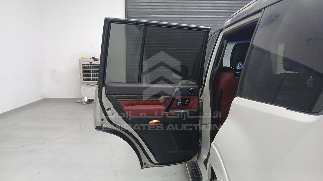 2020 Mitsubishi Pajero — Rear Left Door — Photo 24