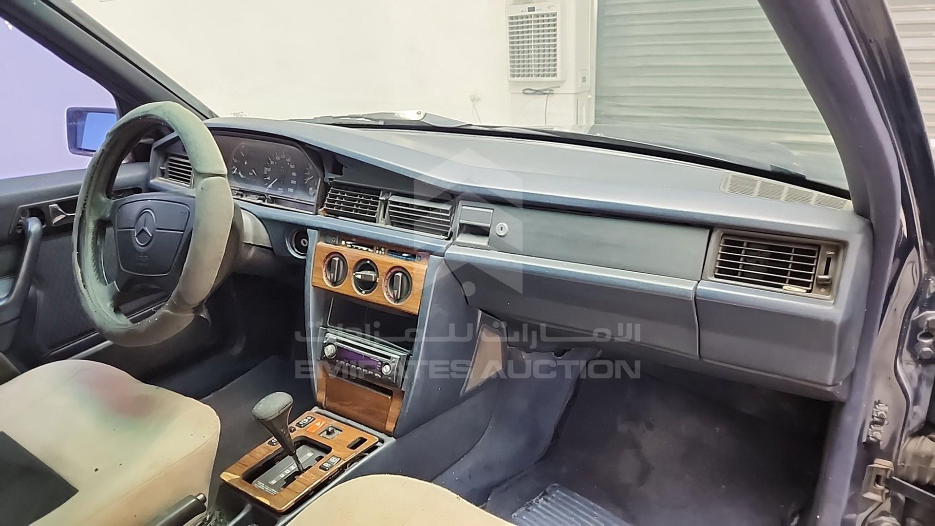 1993 MERCEDES E 190 VIN: WDB2010241G048842