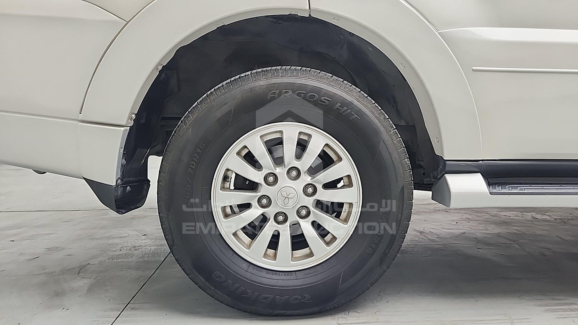 2014 MITSUBISHI PAJERO VIN: JMYLRV95WEJ708829