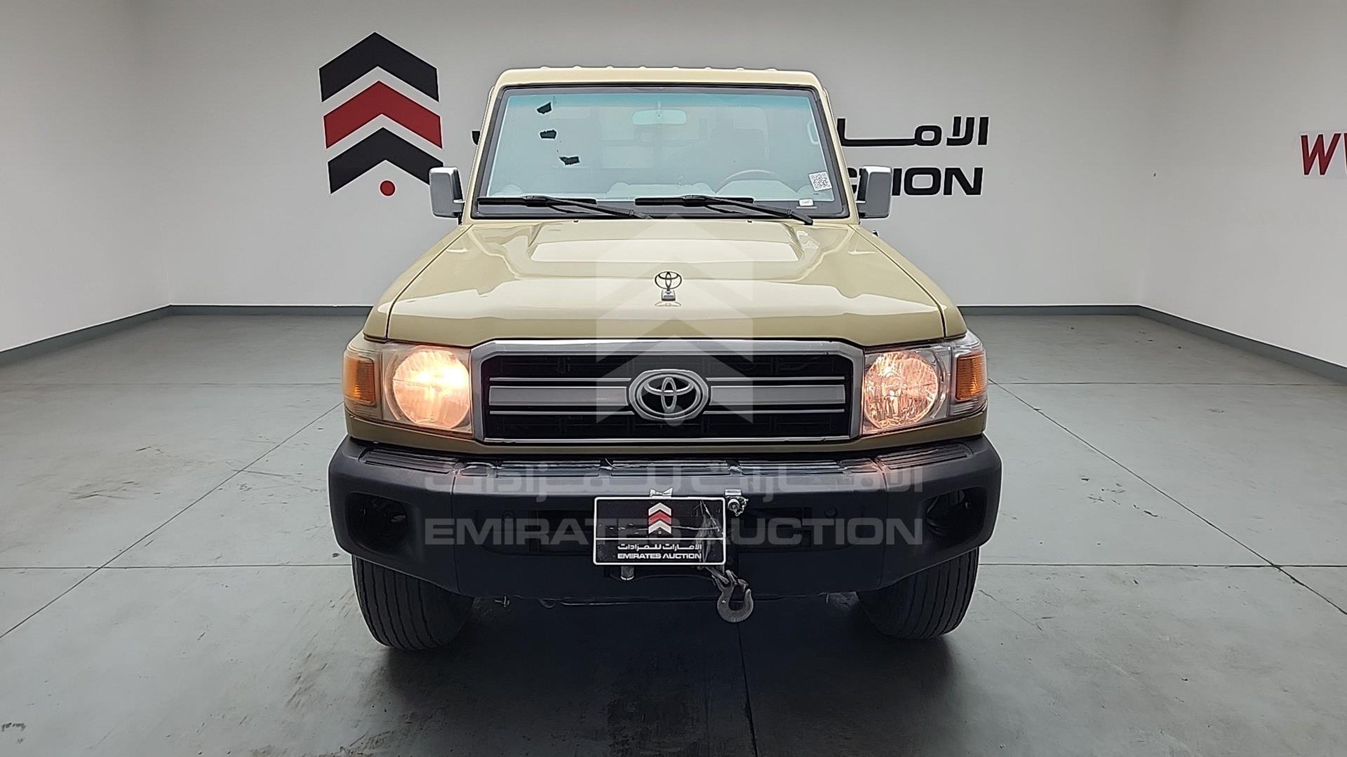 2013 TOYOTA LAND CRUISER VIN: JTFLU73J1D4546021