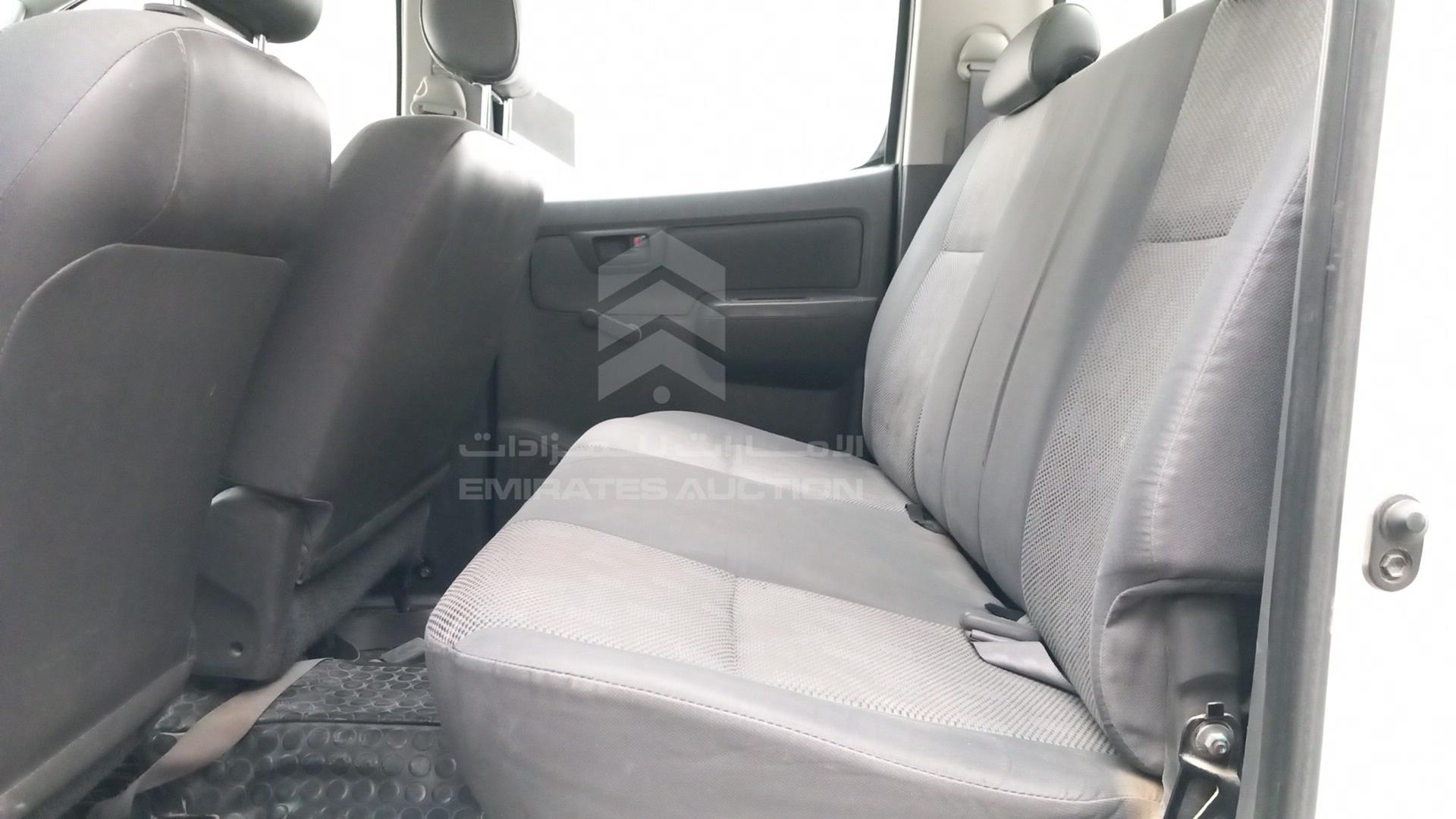 2013 TOYOTA HILUX VIN: MR0FX22G8D1360307