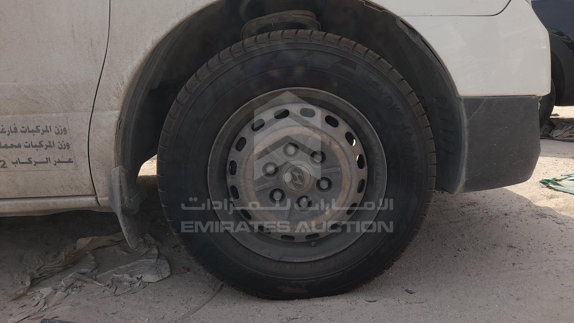 2016 HYUNDAI H1 VIN: KMJWA37R0GU779183