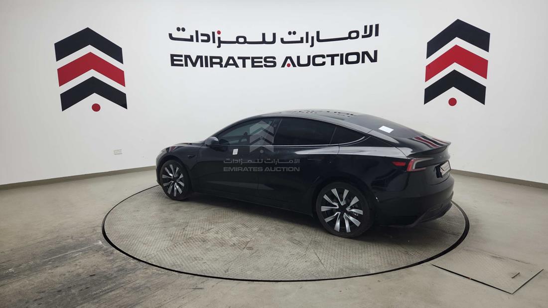 تيسلا موديل 3 2024 — الجانب الأيسر — صورة 18