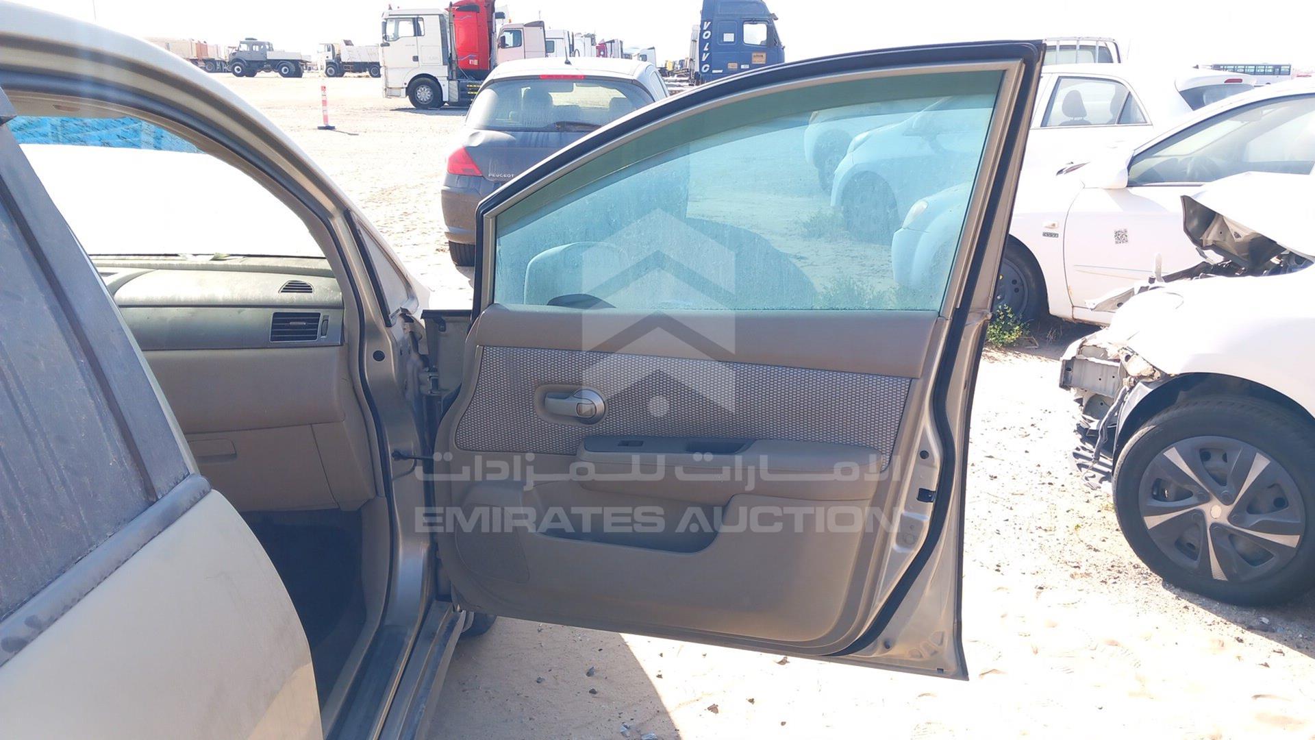 2008 NISSAN TIIDA VIN: JN1CC13CX8T005882