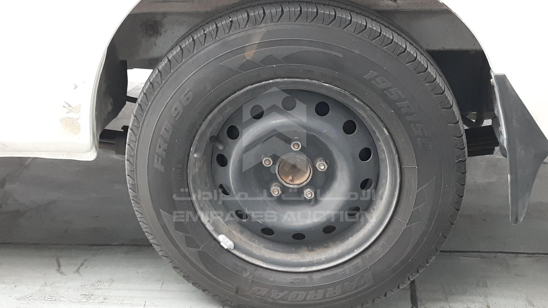 2003 TOYOTA HIACE VIN: JTCFR119537009974