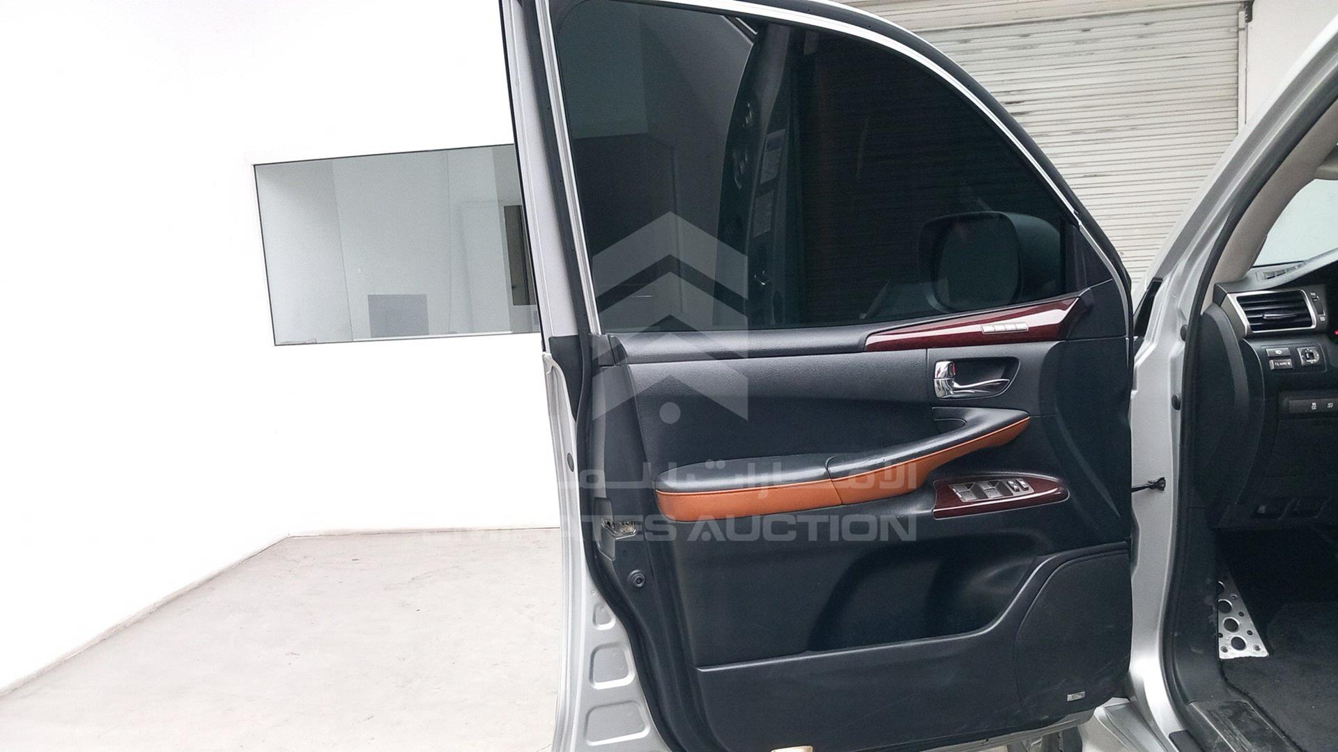 2014 LEXUS LX 570 VIN: JTJHY00W2E4138734