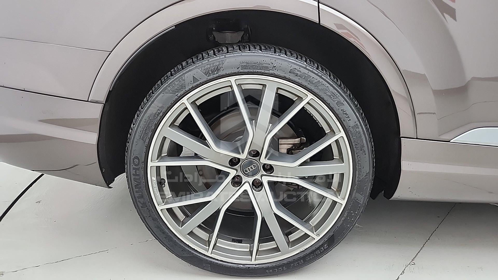 2018 AUDI Q7 VIN: WA1ZZZF72JD004402