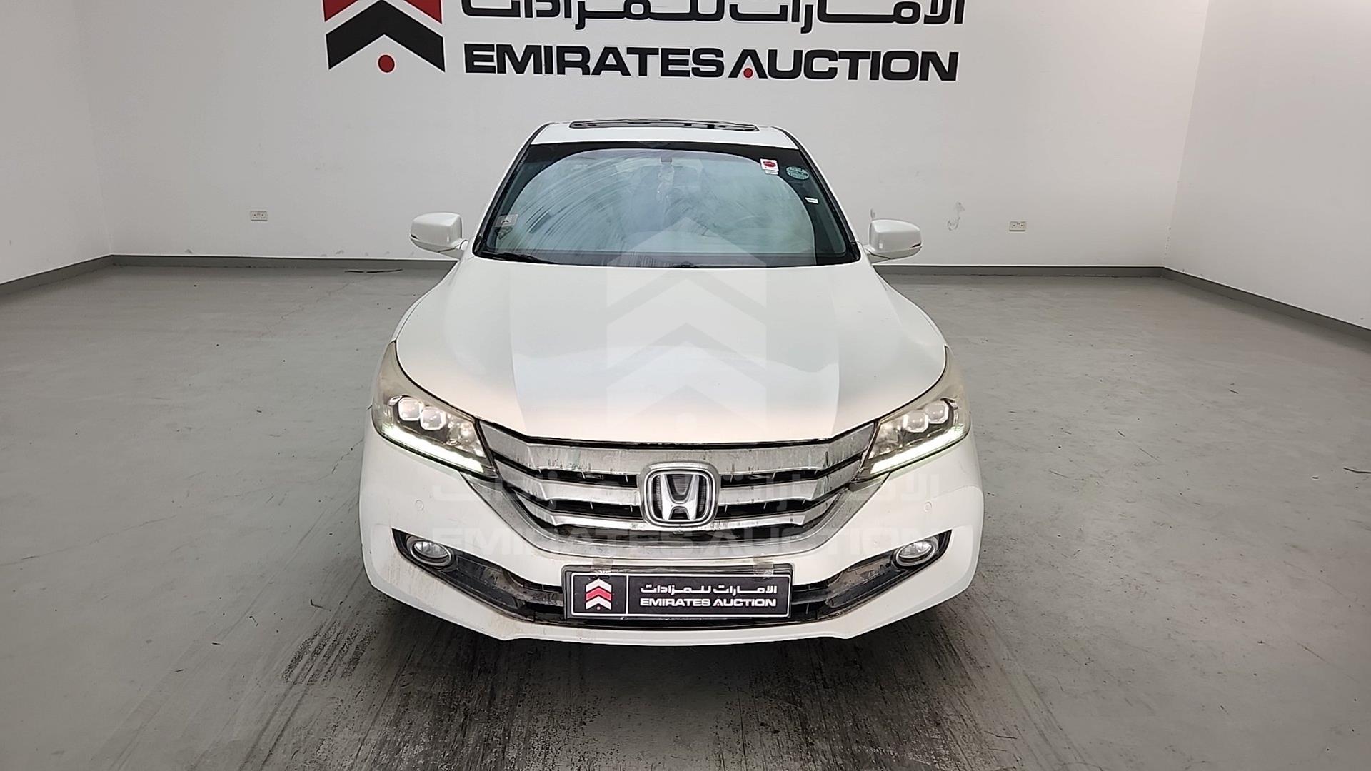 2016 HONDA ACCORD VIN: LUCCR2647G3413109
