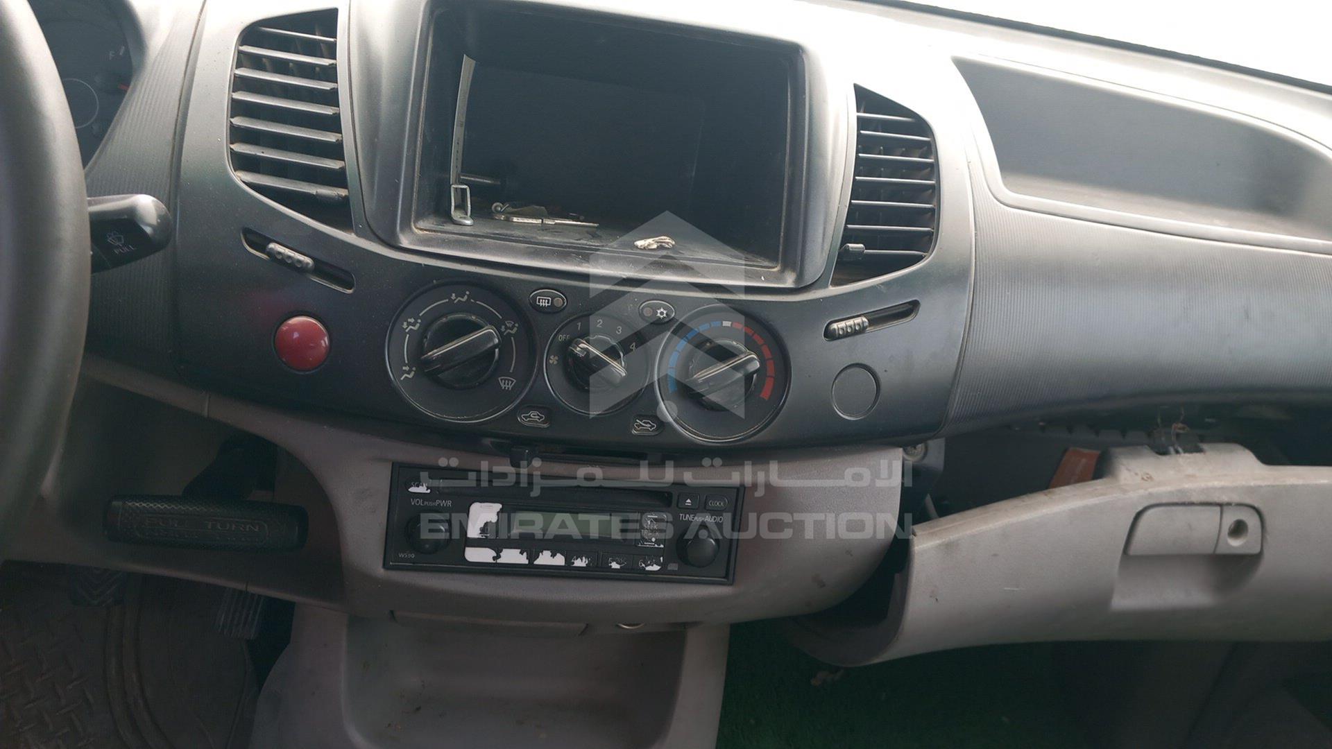2011 MITSUBISHI L 200 VIN: MMBJNKA50BD026094