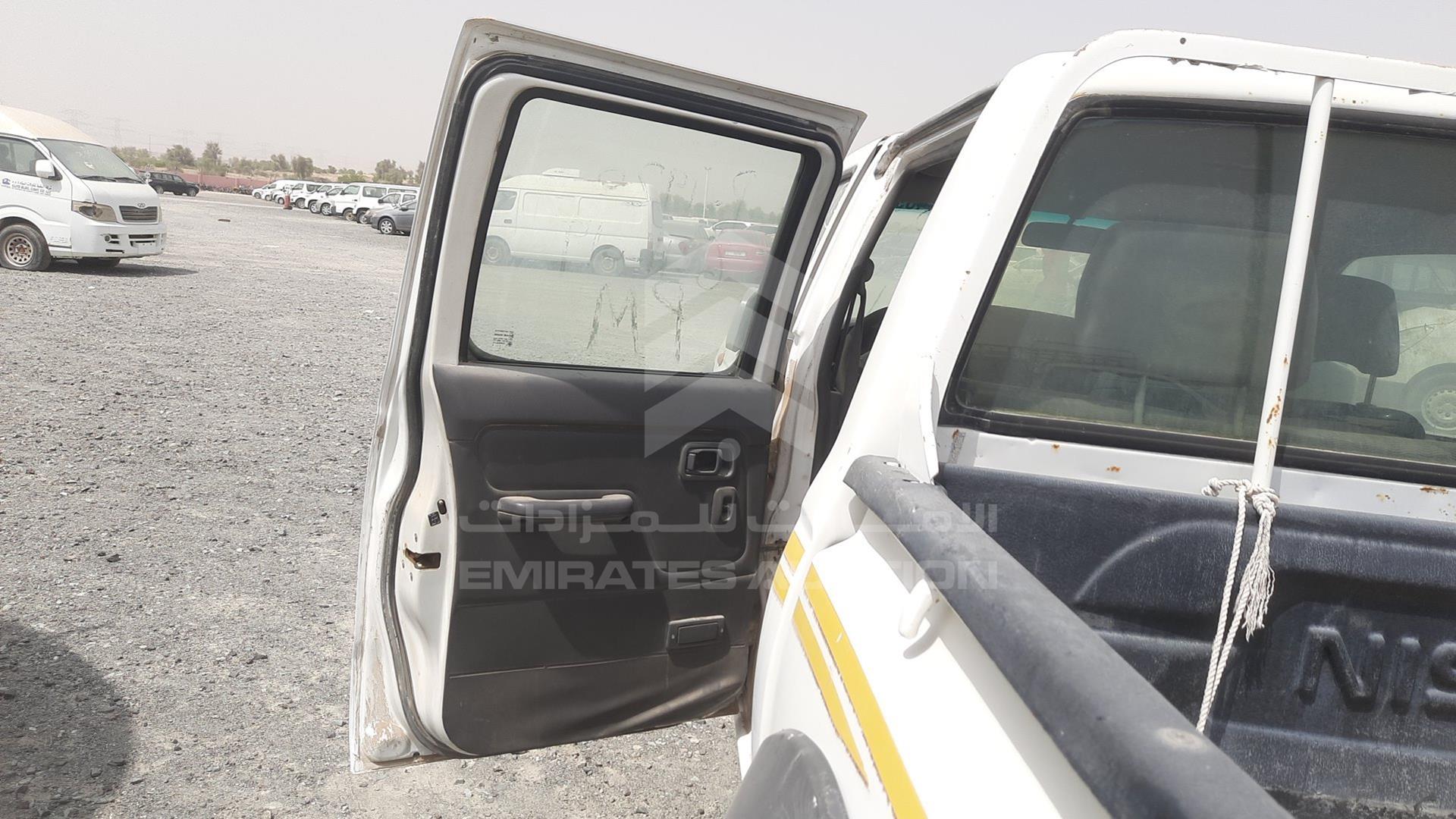 2010 NISSAN PICK UP D/C VIN: MNTDD23Y4A6000481