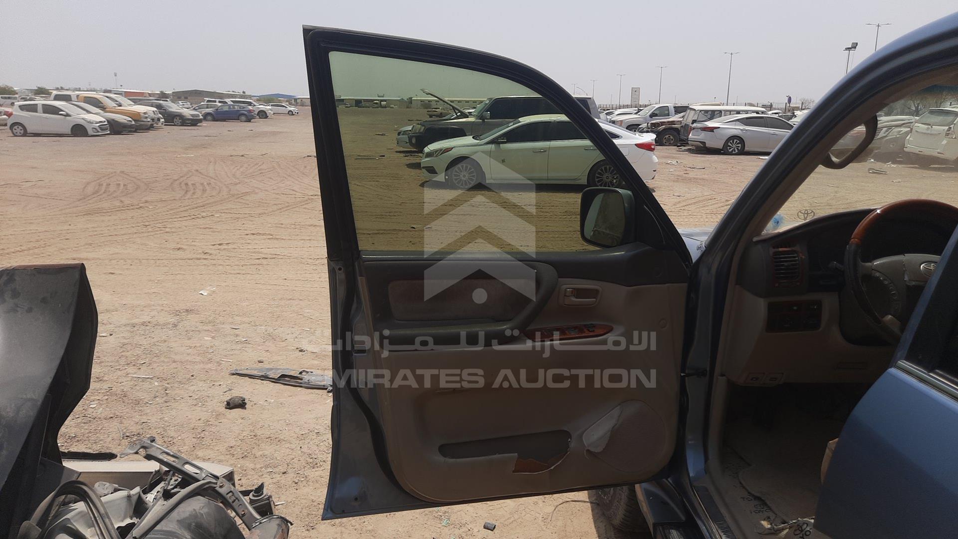 2005 TOYOTA LAND CRUISER VIN: JTEHT05J852069778