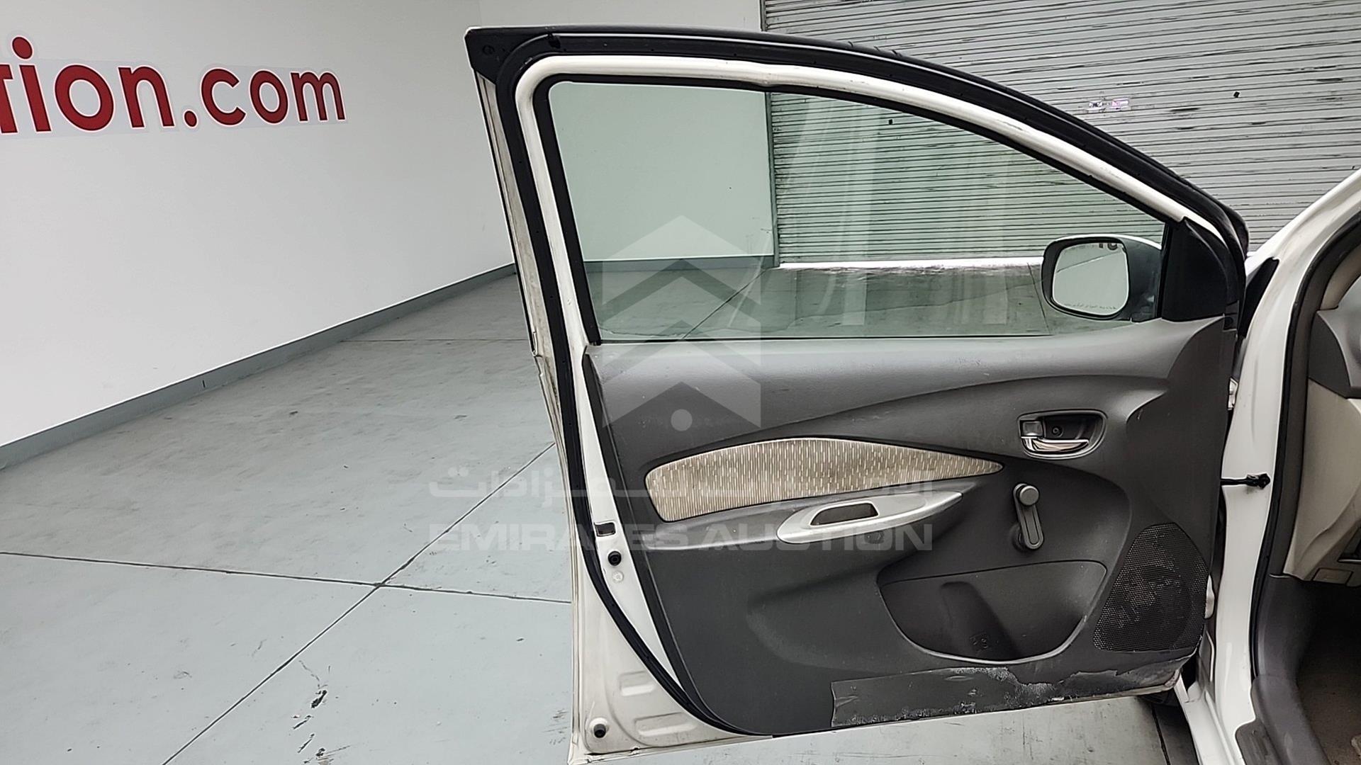 2009 TOYOTA YARIS VIN: JTDBW923194025708