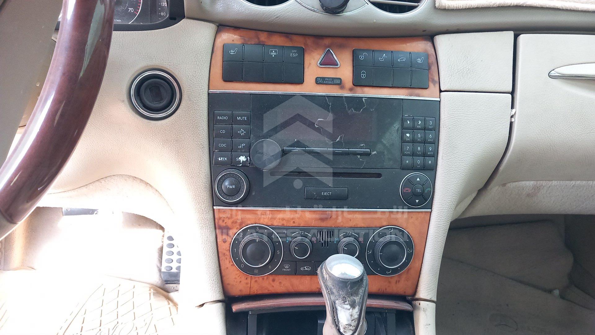 2005 MERCEDES CLK320 VIN: WDBTJ65J45F164949
