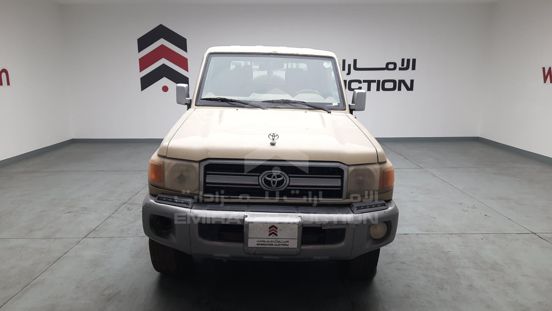 2013 TOYOTA LAND CRUISER VIN: JTFBU71J3D4702655