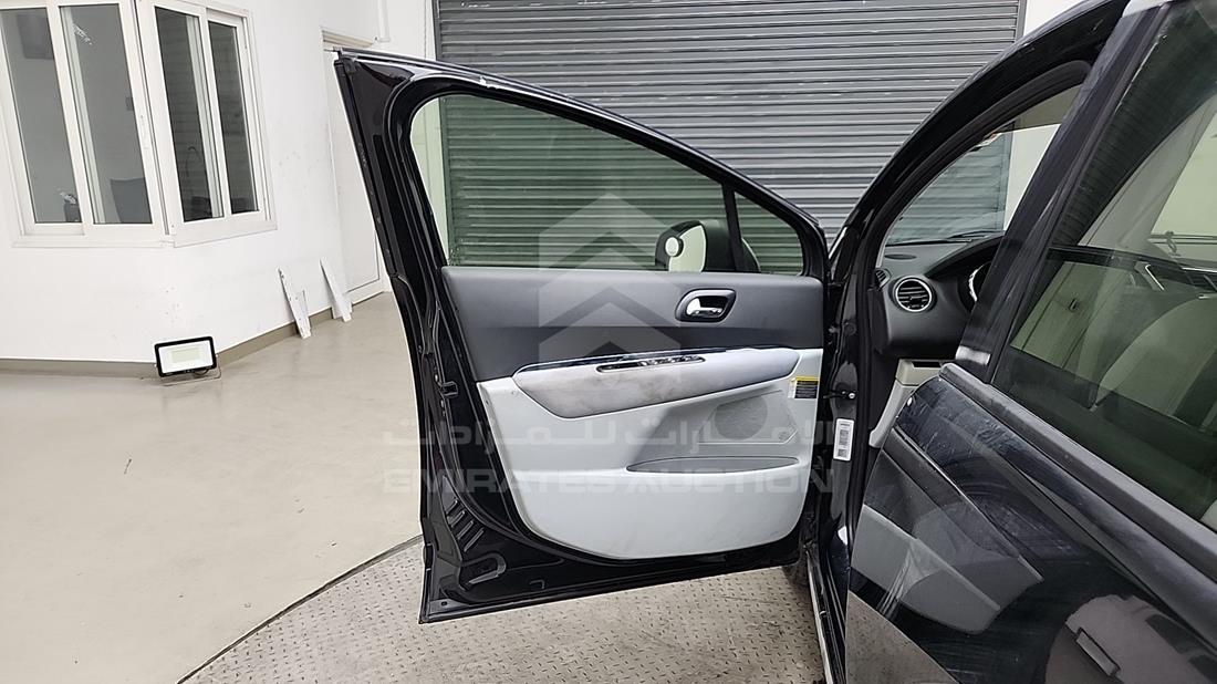 2011 Peugeot 3008 — Front Left Door — Photo 10