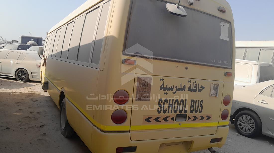 ميتسوبيشي روسا 2015 — الزاوية الخلفية اليسرى — صورة 6