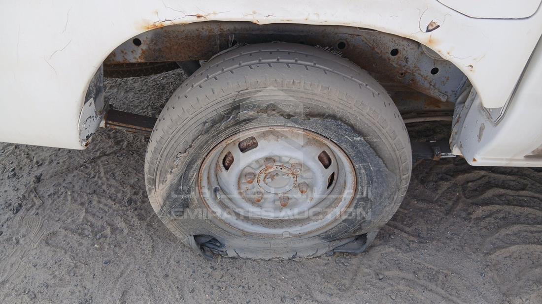 1998 Nissan 2400 — Rear Right Tyre — Photo 27
