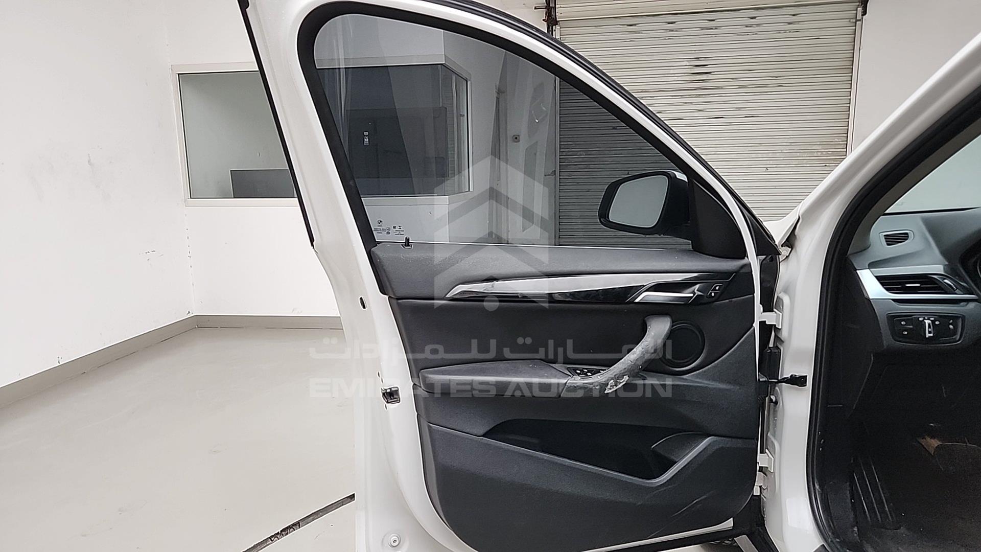 2018 BMW X1 VIN: WBAJG3106JEE24237