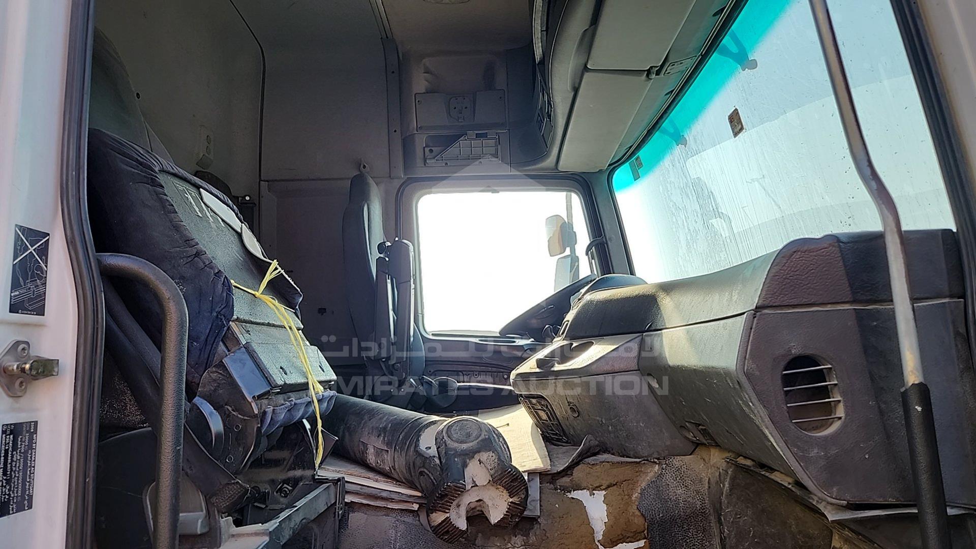 2008 MERCEDES ACTROS VIN: WDAKHCAA88L307911
