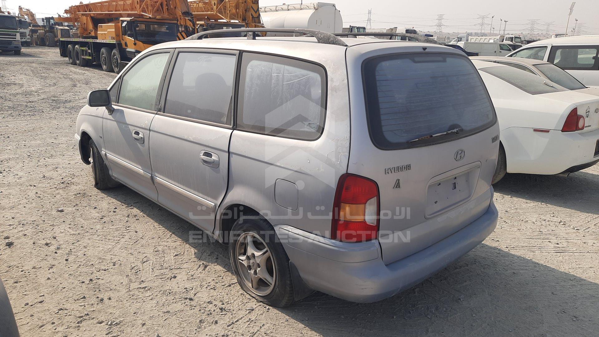 2003 HYUNDAI TRAJET VIN: KMHMH81C83U149511