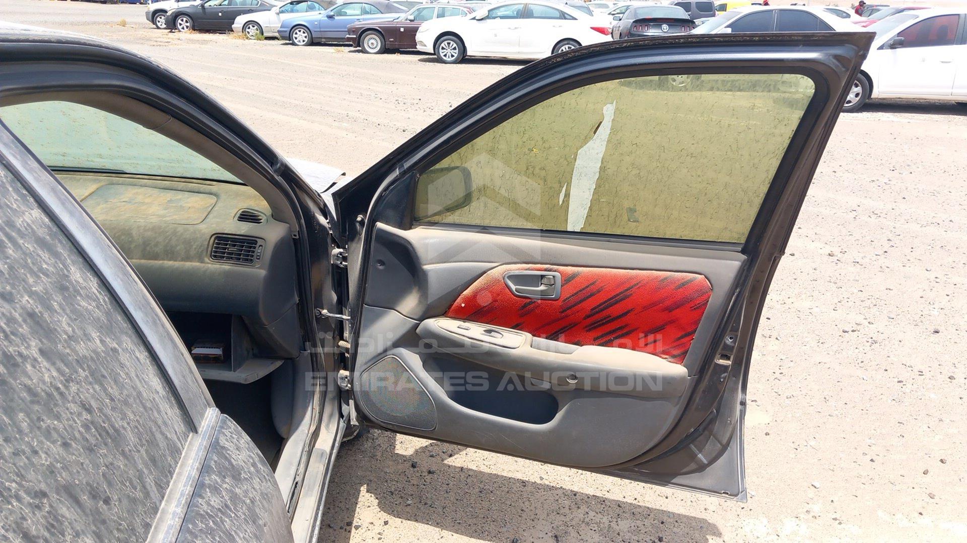 2000 TOYOTA CAMRY VIN: 4T1BG22K5YU740156