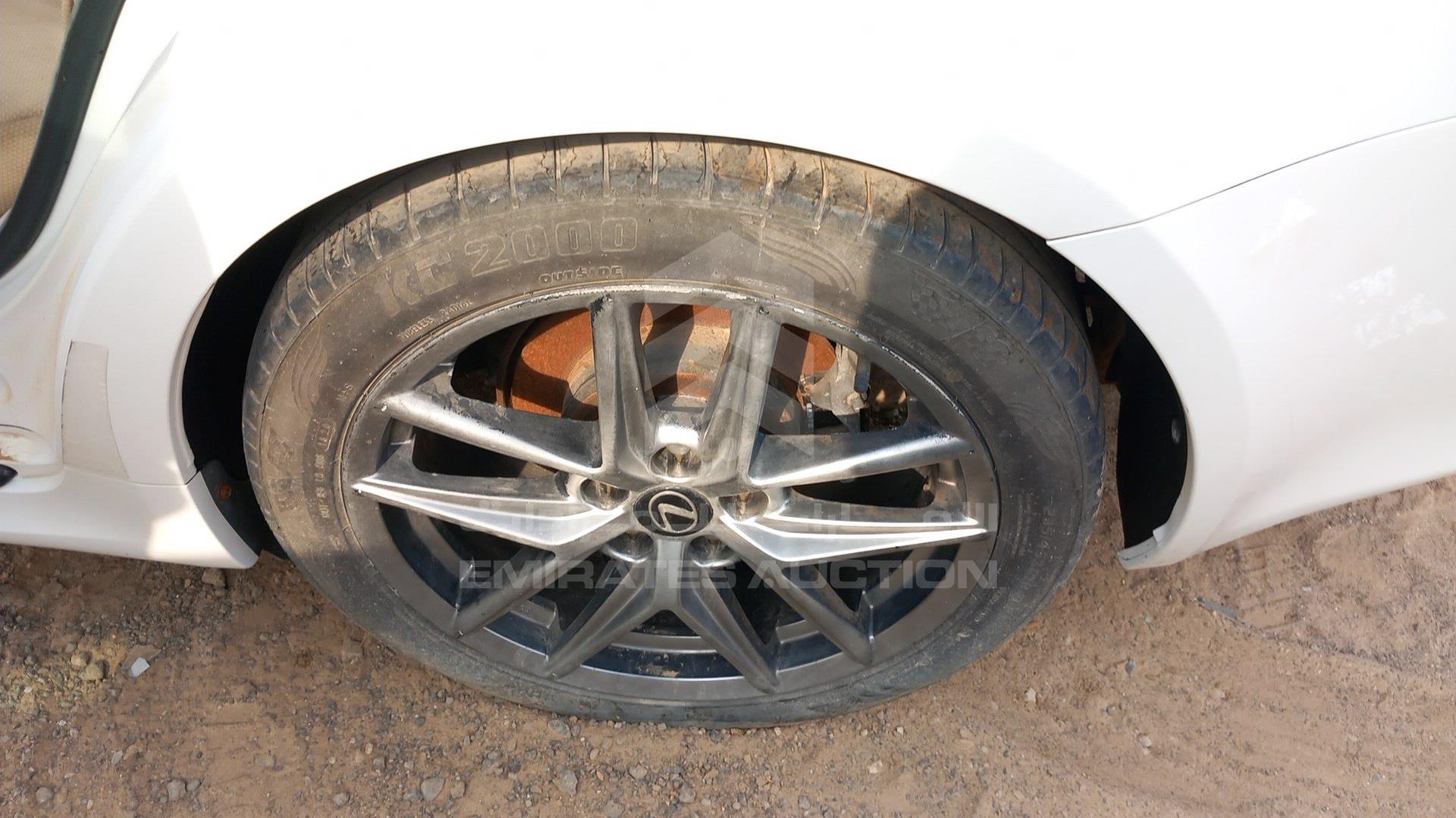 2009 LEXUS IS 250 VIN: JTHBK262492086677