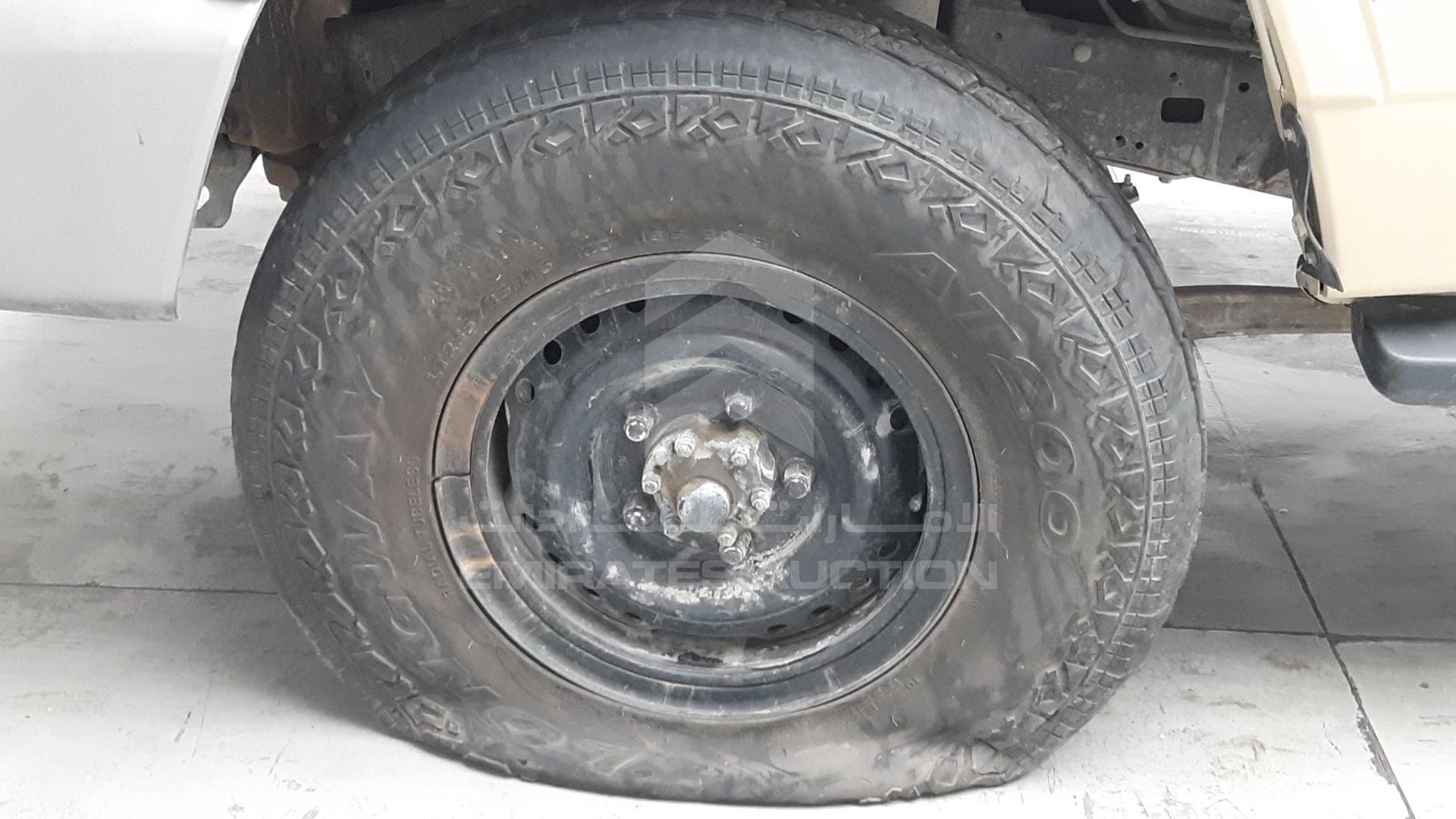 2013 TOYOTA LAND CRUISER VIN: JTFBU71J3D4702655