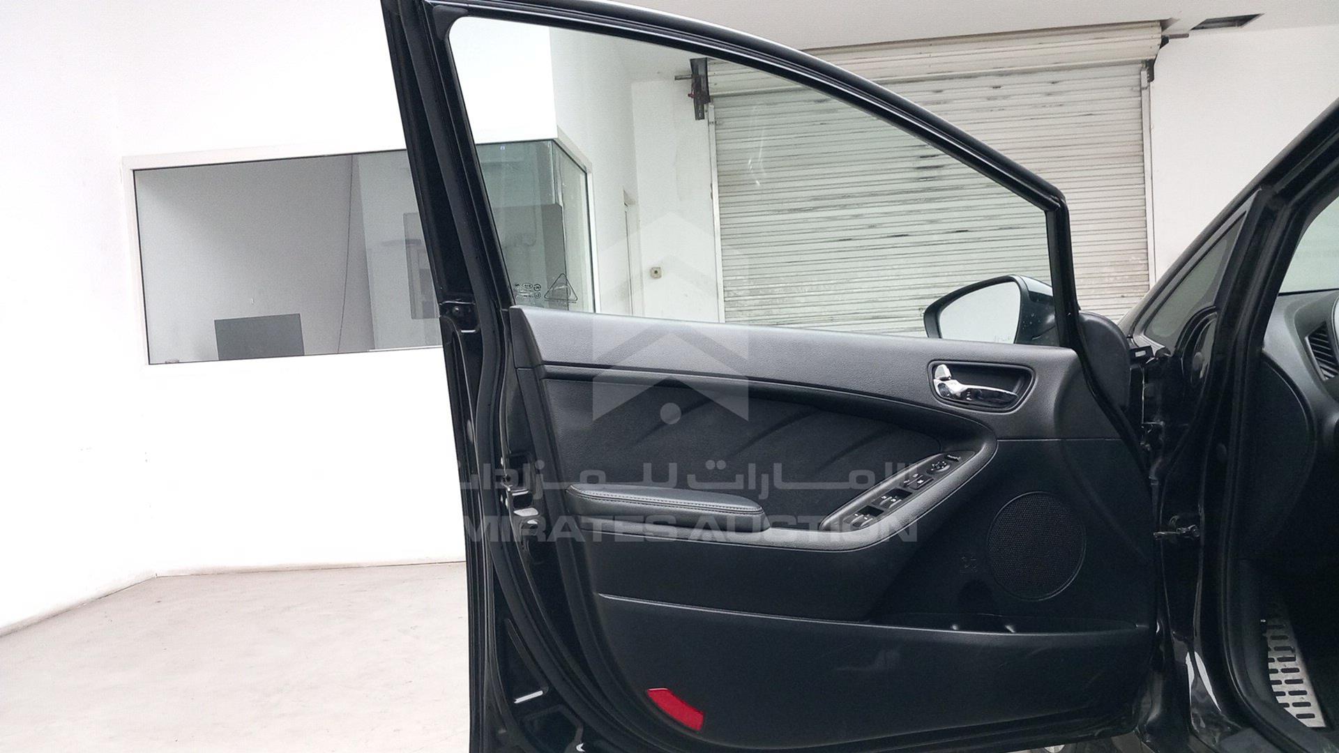 2016 KIA CERATO VIN: KNAFZ511XG5534427