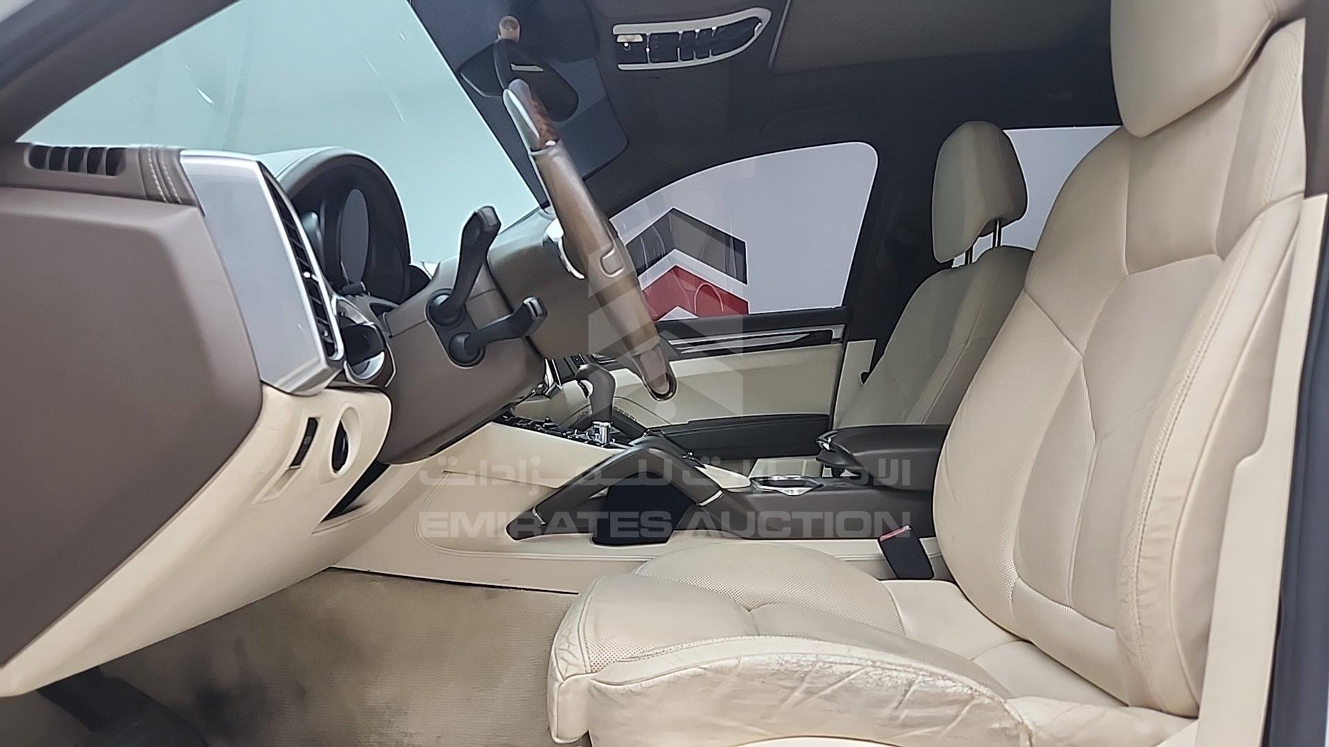 2012 PORSCHE CAYENNE VIN: WP1ZZZ92ZCLA06911