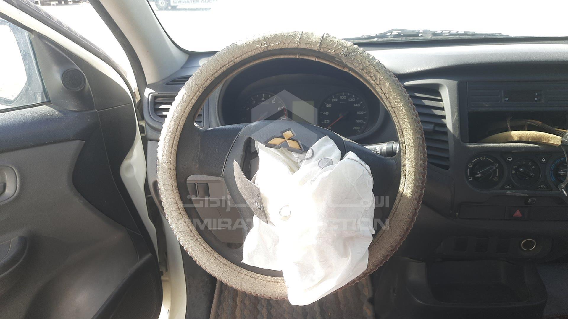2016 MITSUBISHI L 200 VIN: MMBJNKJ40GH072520