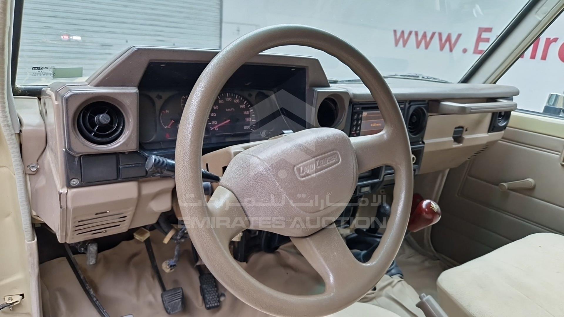 2006 TOYOTA LAND CRUISER VIN: JTFLJ71J168010726