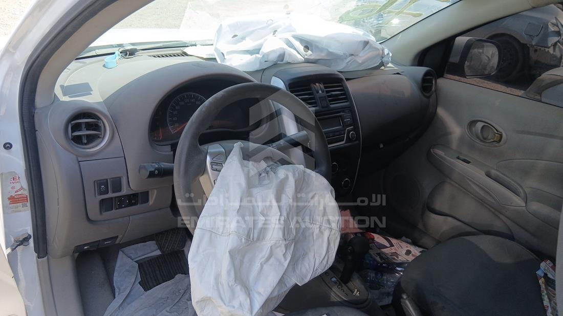 نيسان صني 2022 — زاوية واجهة السائق الأمامية اليسرى — صورة 10