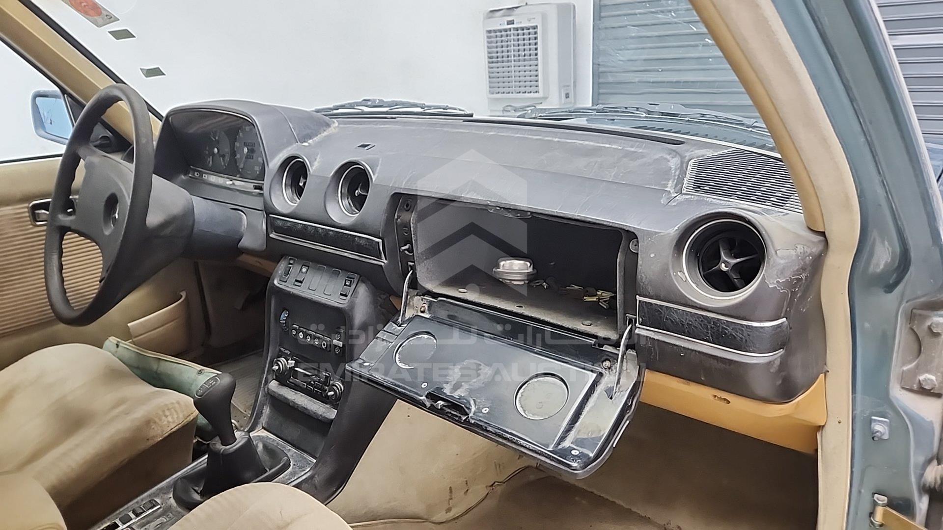 1981 MERCEDES 250 VIN: WDB12302810105896