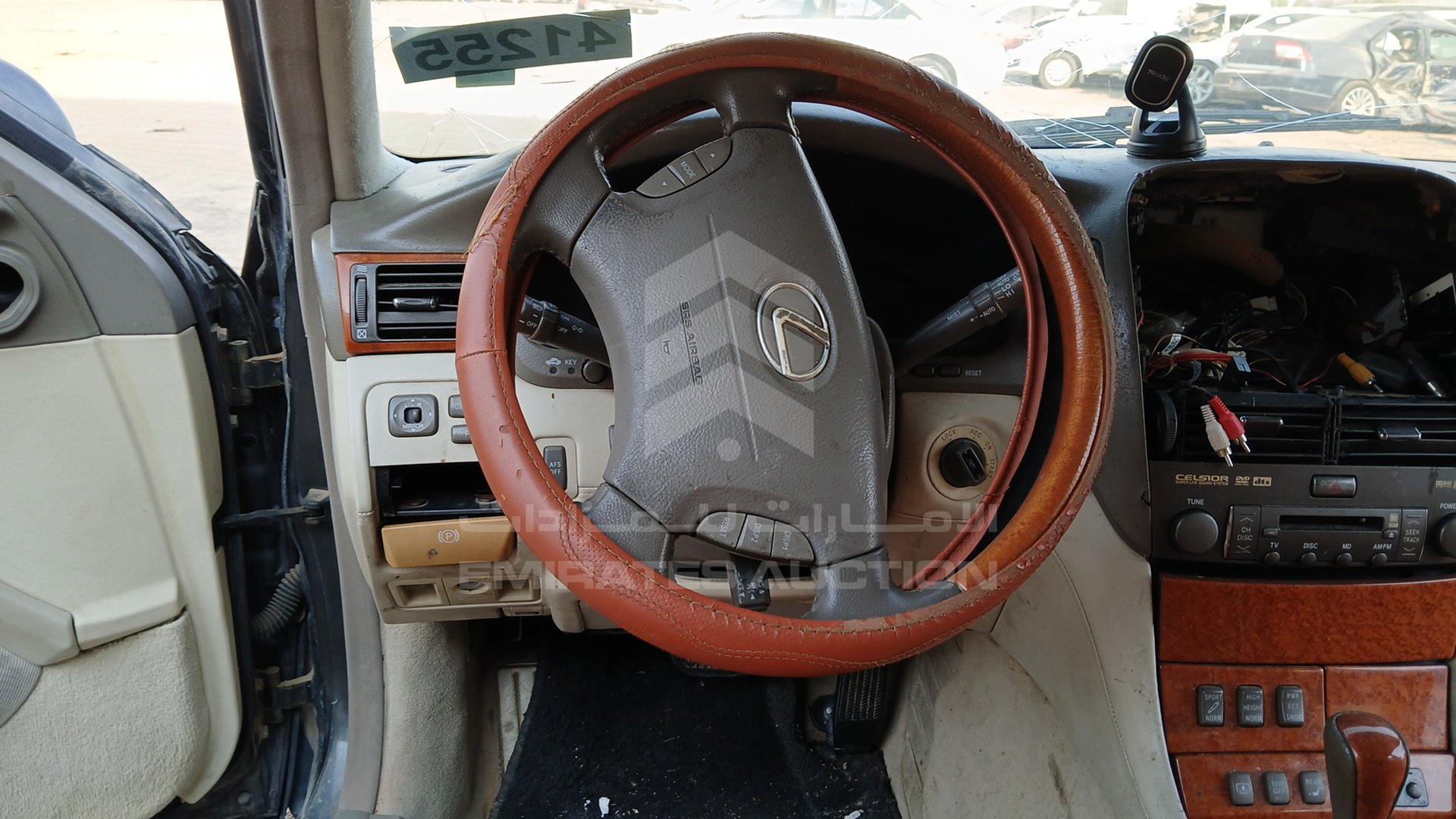 2005 LEXUS LS 430 VIN: JTHBN36F355001580