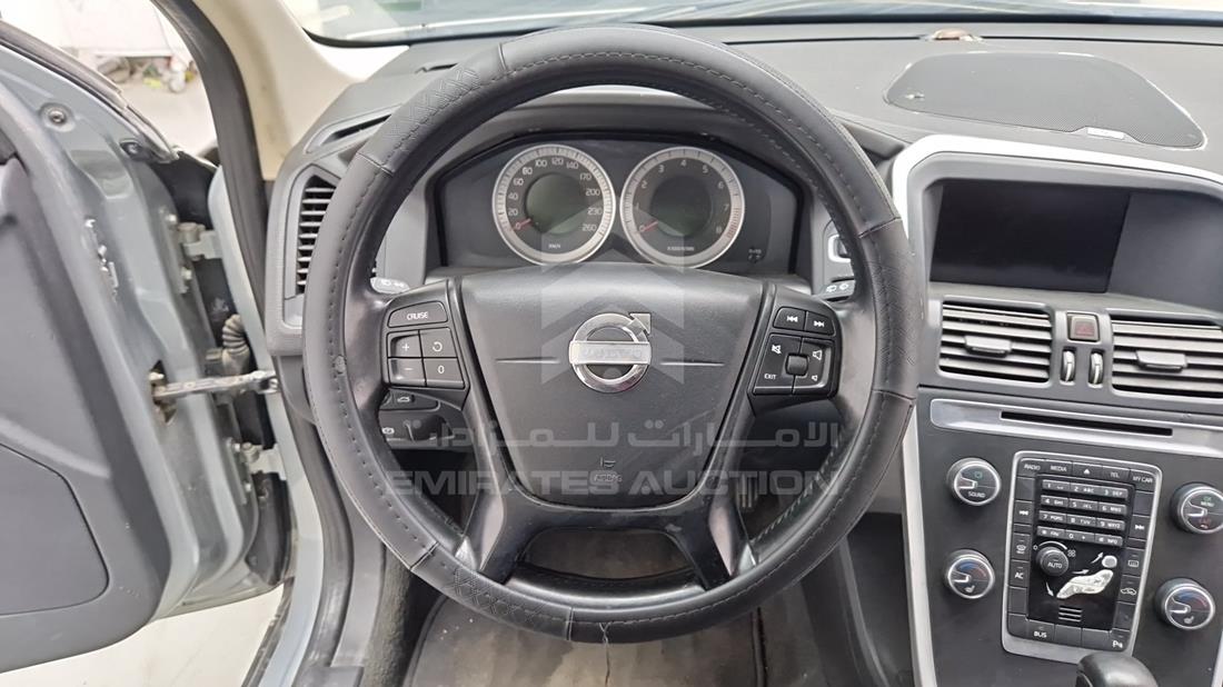 2011 Volvo XC 60 — Steering & Mounted Controls — Photo 15