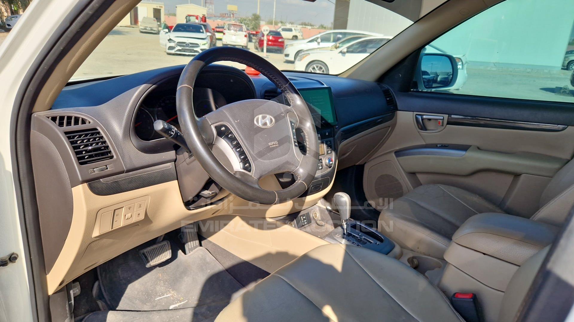 2011 HYUNDAI SANTA FE VIN: KMHSH81G6BU721605