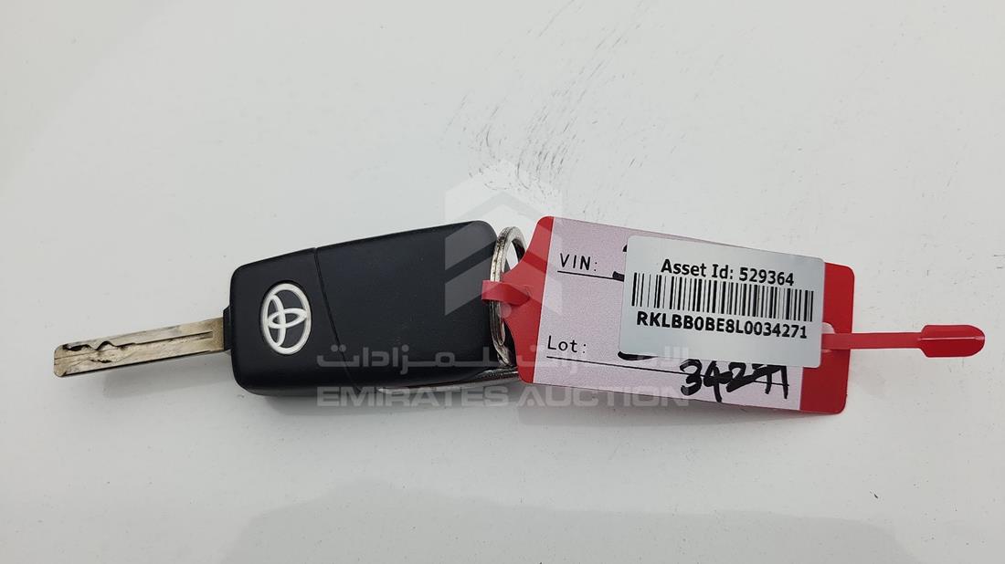 2020 Toyota Corolla — Keys — Photo 4