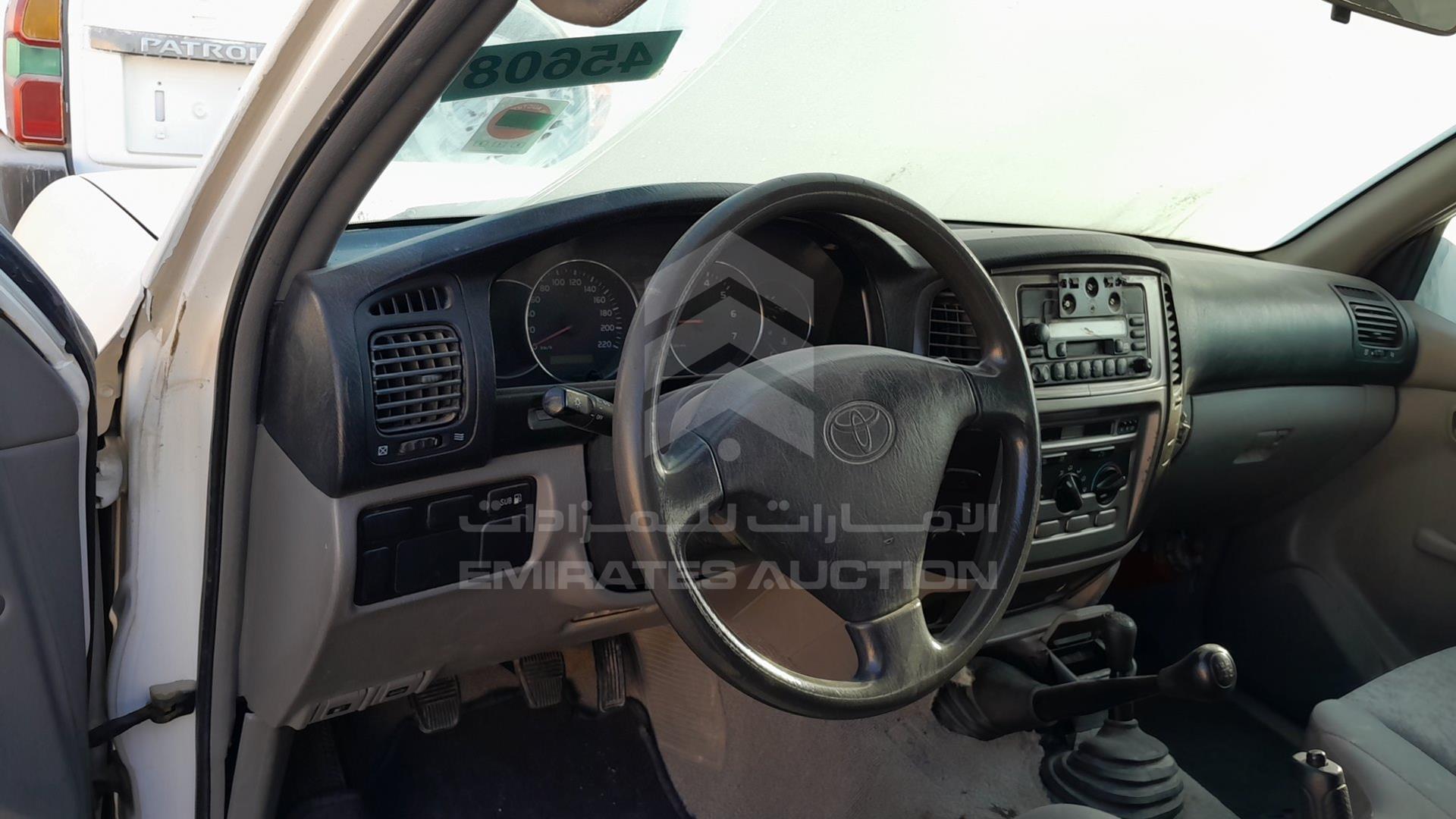2003 TOYOTA LAND CRUISER VIN: JTGHJ01J633003935