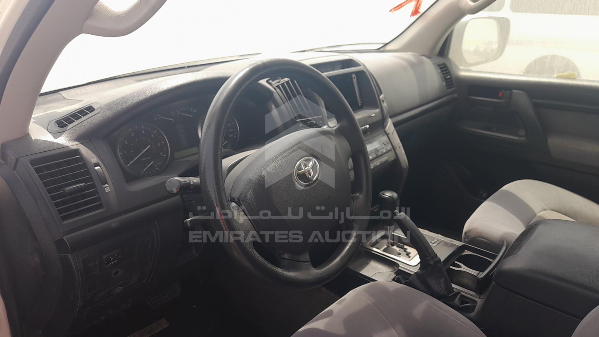 2011 TOYOTA LAND CRUISER VIN: JTMDU09J4B4044435