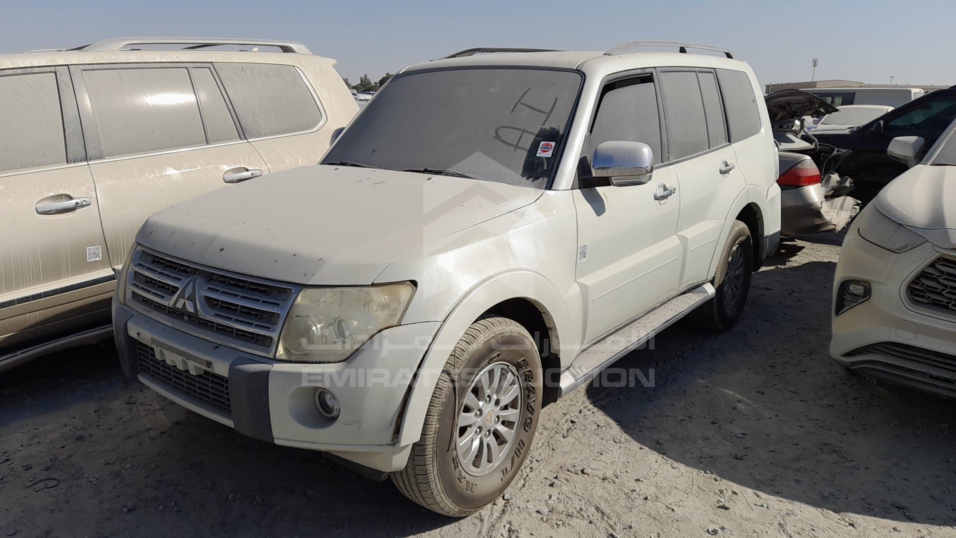 2011 MITSUBISHI PAJERO VIN: JMYLRV95WBJ703096