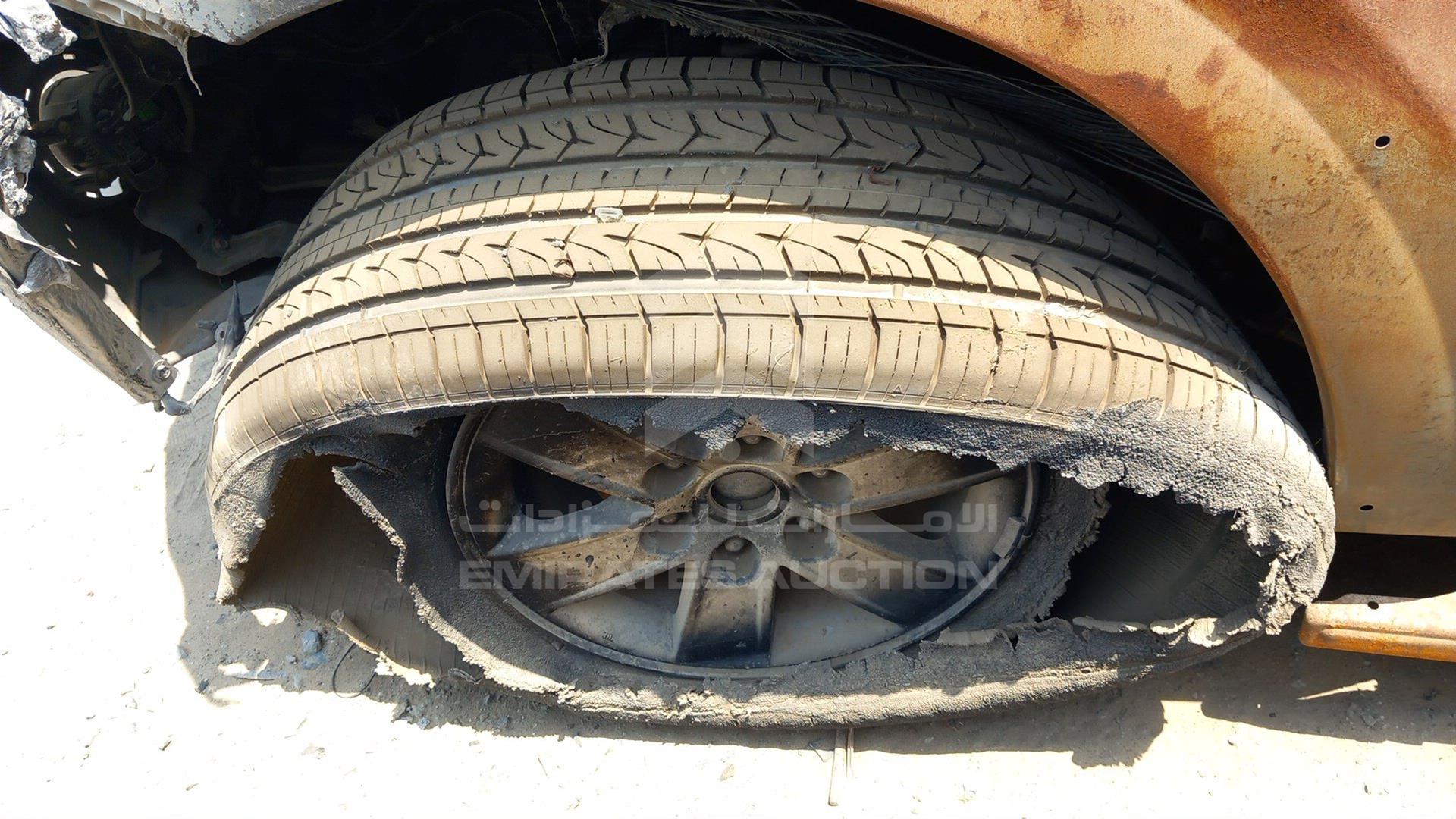 2008 MITSUBISHI PAJERO VIN: JMYLRV93W8J721358