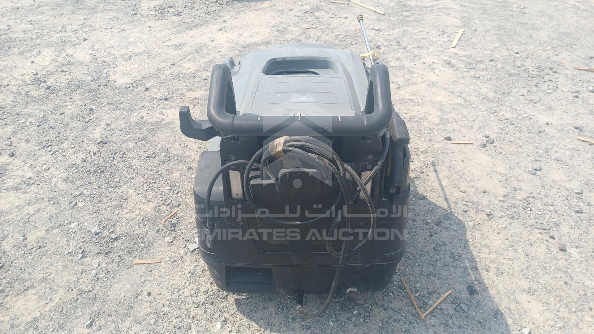 0 UNDEFINED HIGH PRESSURE CAR WASH UNIT VIN: 012144GREY